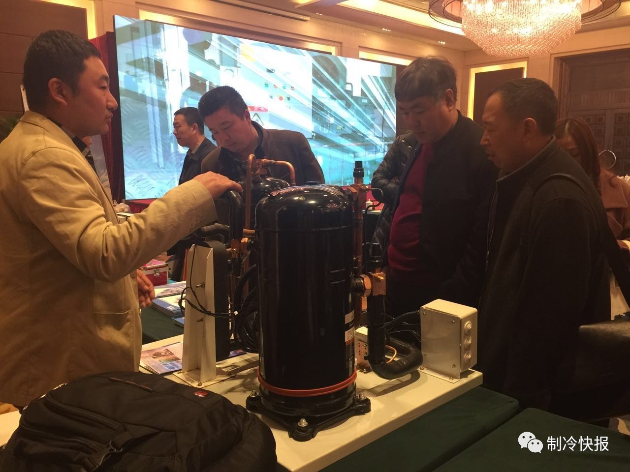 缇ら泟姹囪仛,缇ら泟浜戦泦鍏辫氨鍗庣珷