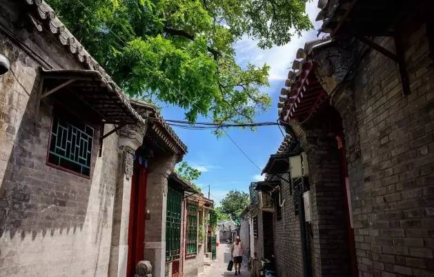 外国小鲜肉只花400元竟然租到了北京二环的房子,然而刚拿到房子的瞬间却差点哭了出来