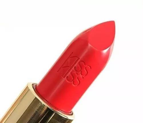 Madam问答室丨闺蜜订婚口红，内眼线画法，干皮粉底，牛津鞋搭配，清爽的防晒