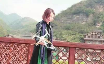 赤水河谷旅游公路百万年薪聘驿站老板娘跟着“美女飞手”边走边看