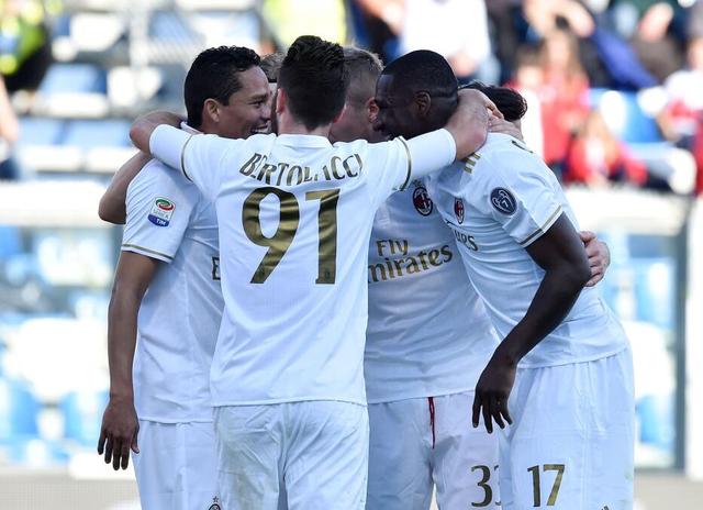 意甲米兰1-2佛罗伦萨,米兰哥伦比亚前锋巴卡