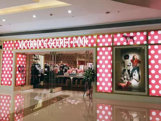 探店！成都维秘旗舰店深度揭秘，愿今晚你们都是天使！