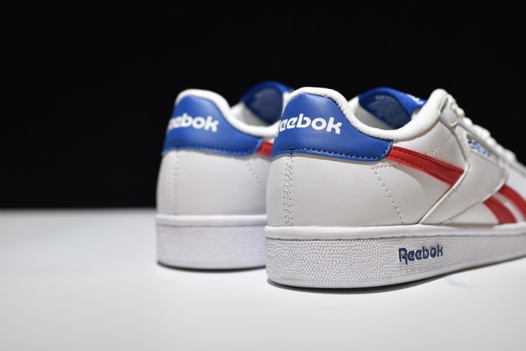 把握早春混搭新意，简简单单运动鞋也能“搞事情”