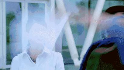 《云巅之上》已向你发送娱乐圈生存宝典，收好不谢！