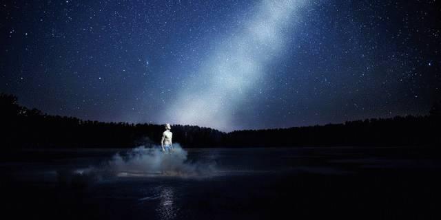 飞速旋转陀螺,飞速旋转七彩的陀螺