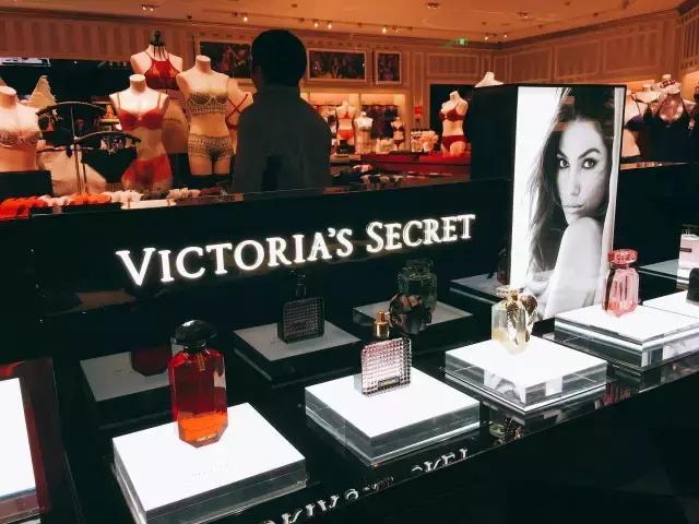 探店！成都维秘旗舰店深度揭秘，愿今晚你们都是天使！