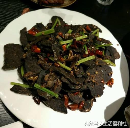 哈尔滨地铁哪一站有美食,哈尔滨地铁1号线小吃街