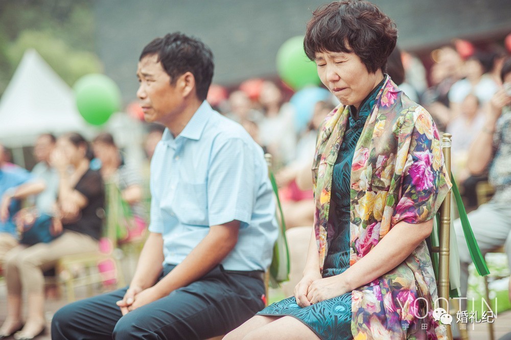 陈妍希刘诗诗婚礼妈妈都穿旗袍！妈妈要得体只能穿旗袍？