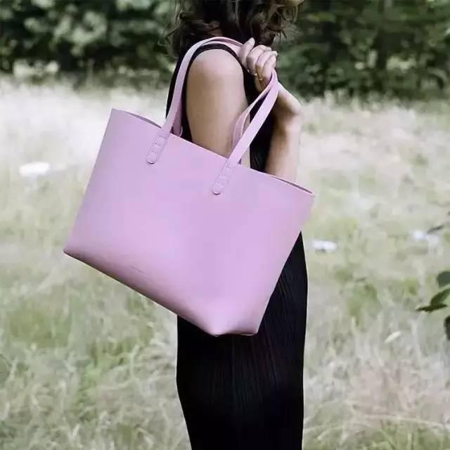 有没有比较时尚年轻化的品牌包包,时尚便宜包包