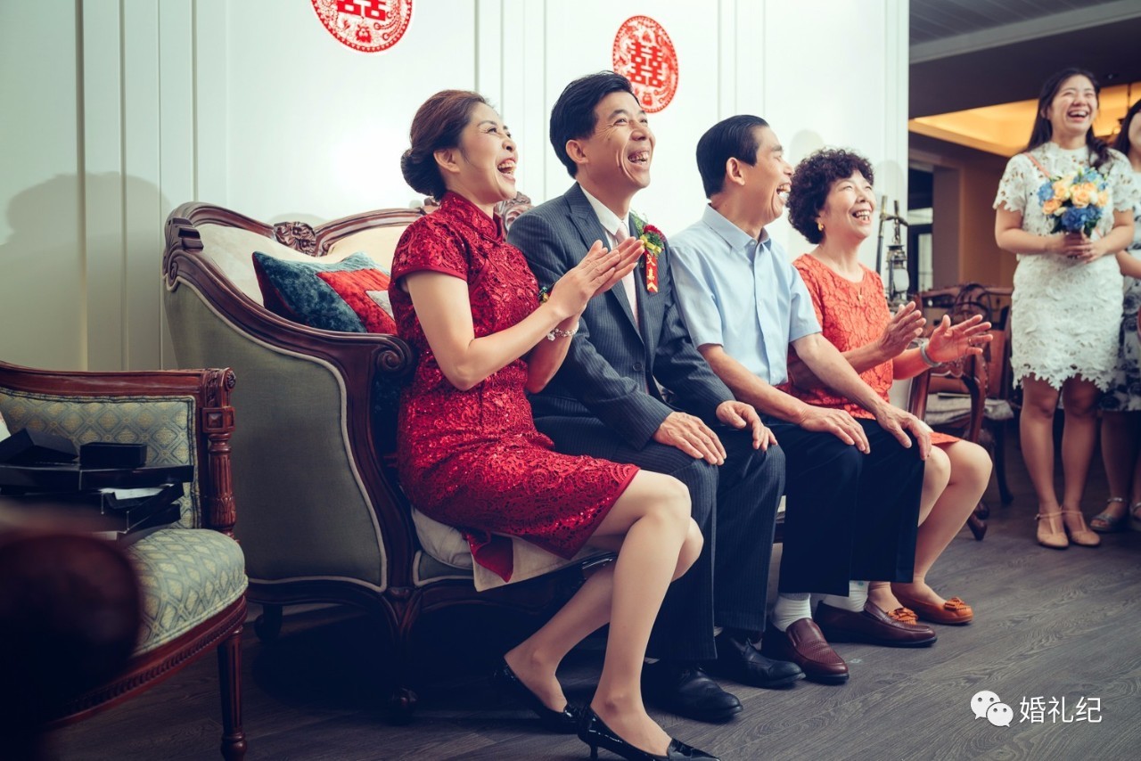 刘诗诗礼服陈妍希礼服,陈妍希陈晓婚礼母亲致辞