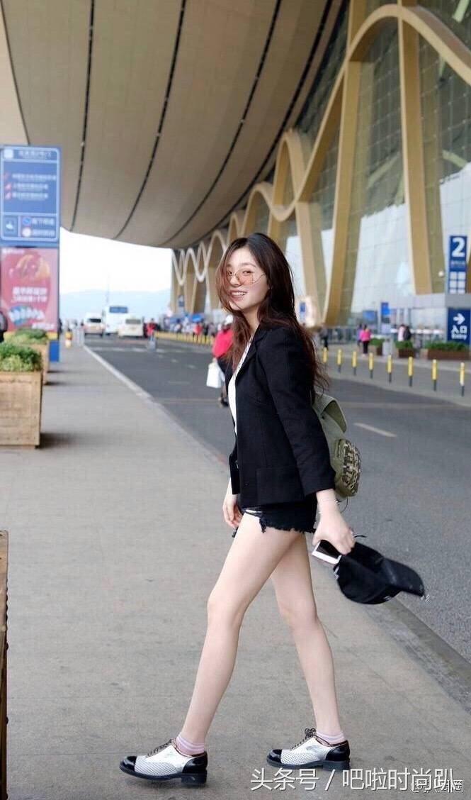 马思纯林允周冬雨,林允穿白色短裤