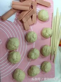 食神叉烧饭教学视频,鸡腿面包的做法花样大全