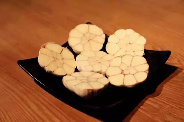 2号线地铁好吃的东西,顺着地铁2号线有哪些好玩的地方