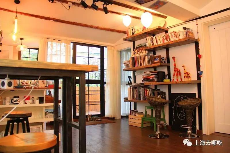 魔都这10家萌宠餐厅酒店，拯救留守在家的喵喵狗狗！咖啡、汉堡、江景……和主子腻在一起！