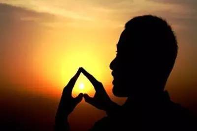 怎么撩兵哥哥比较容易上钩,如何一招撩到喜欢的男生