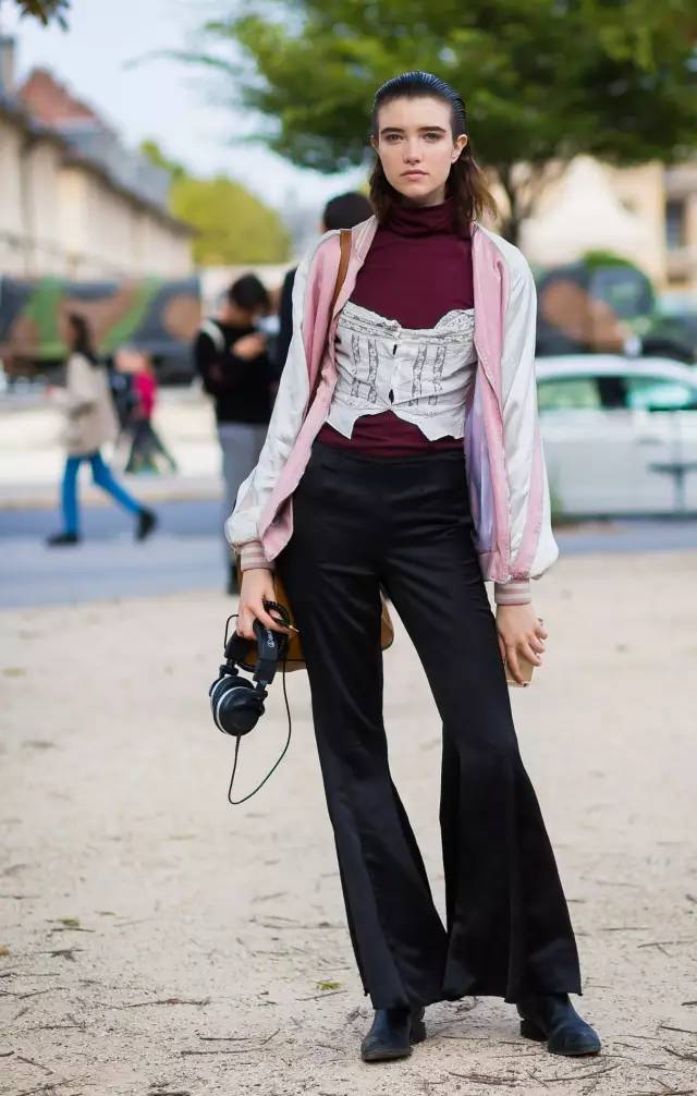 当你说话别人说你是小学生,别人说你说话像小学生