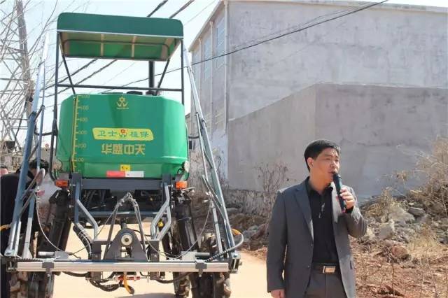 两年了，这群人跟峨山“较上了劲”