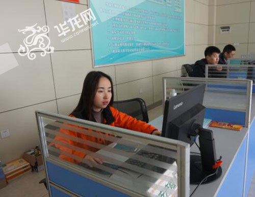 90后修车女人,汽车保险定损员吃香