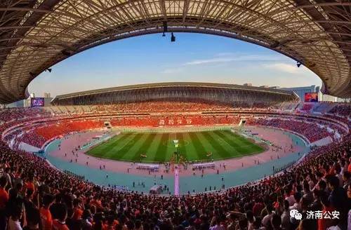 鲁能大球场看球哪个位置最好,新赛季注意事项