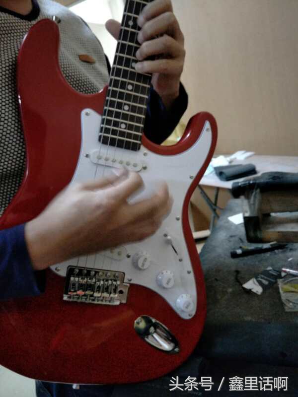 吉他选购推荐1000元到2000元,初学者怎样选购吉他琴弦