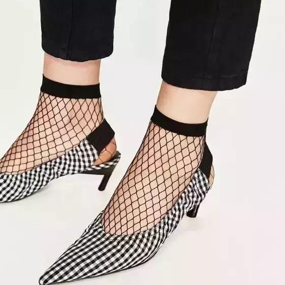 妈妈说穿渔网袜的都是坏女孩