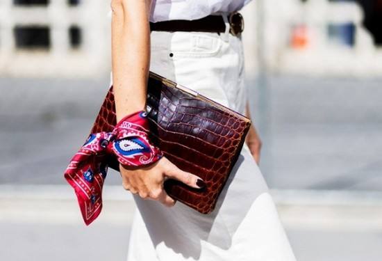 爱马仕女士丝巾系法,女士衬衣丝巾怎么系