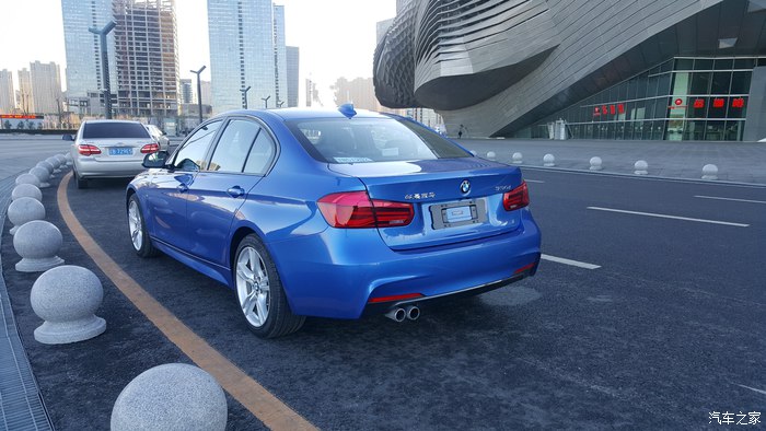 颜值超控碾压奔驰奥迪，超高性价比宁选宝马的330iM