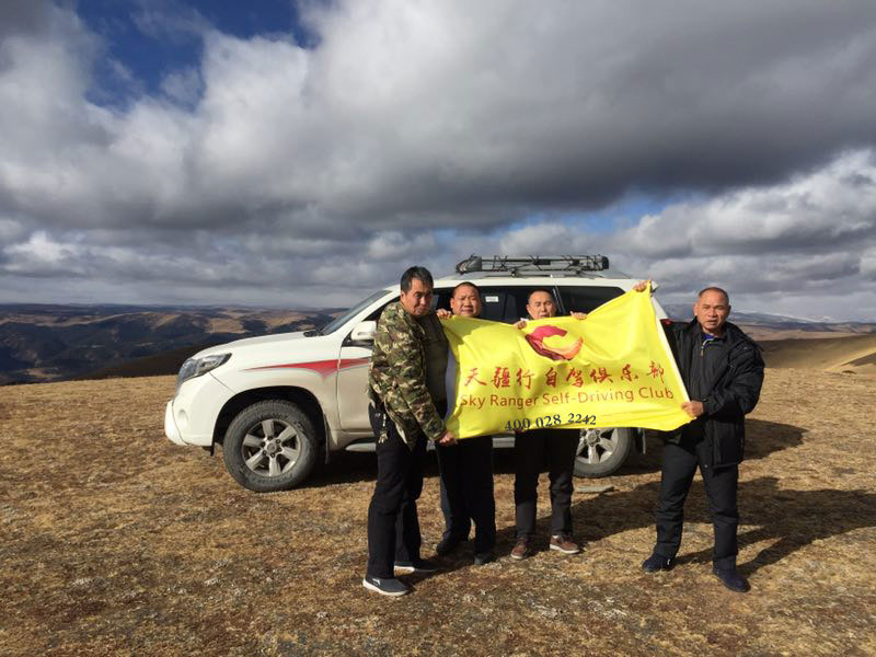 成都租商务车自驾游费用,在成都租个车自驾318多少钱