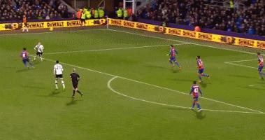 英国留学生去看足球,英国留学生踢足球方便融入环境吗