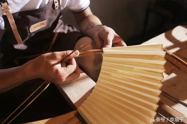 手工扇加工,古扇制作折扇
