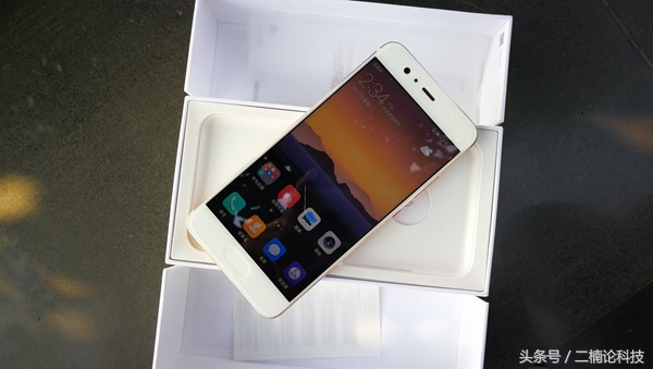 华为p10钻雕蓝后盖原厂,华为p10钻雕蓝陶瓷白哪个好