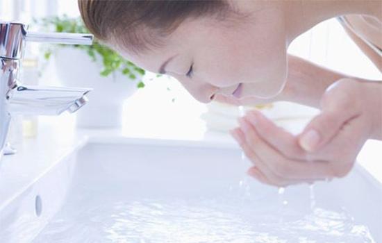 如何去粉刺最简单的方法,怎么去粉刺最简单的方法