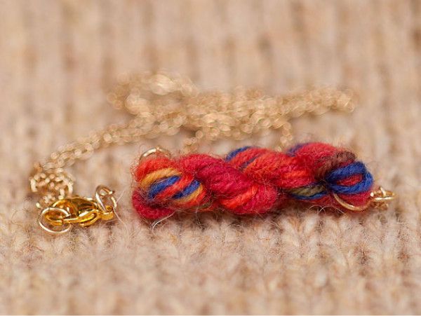 你以为飞蛾都是灰蒙蒙的吗？她用毛线再造灭绝飞蛾惊艳所有人！