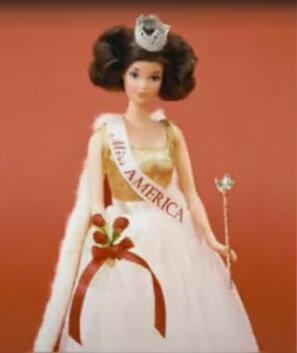 最时尚芭比娃娃服装,芭比娃娃怎么改变时尚穿搭