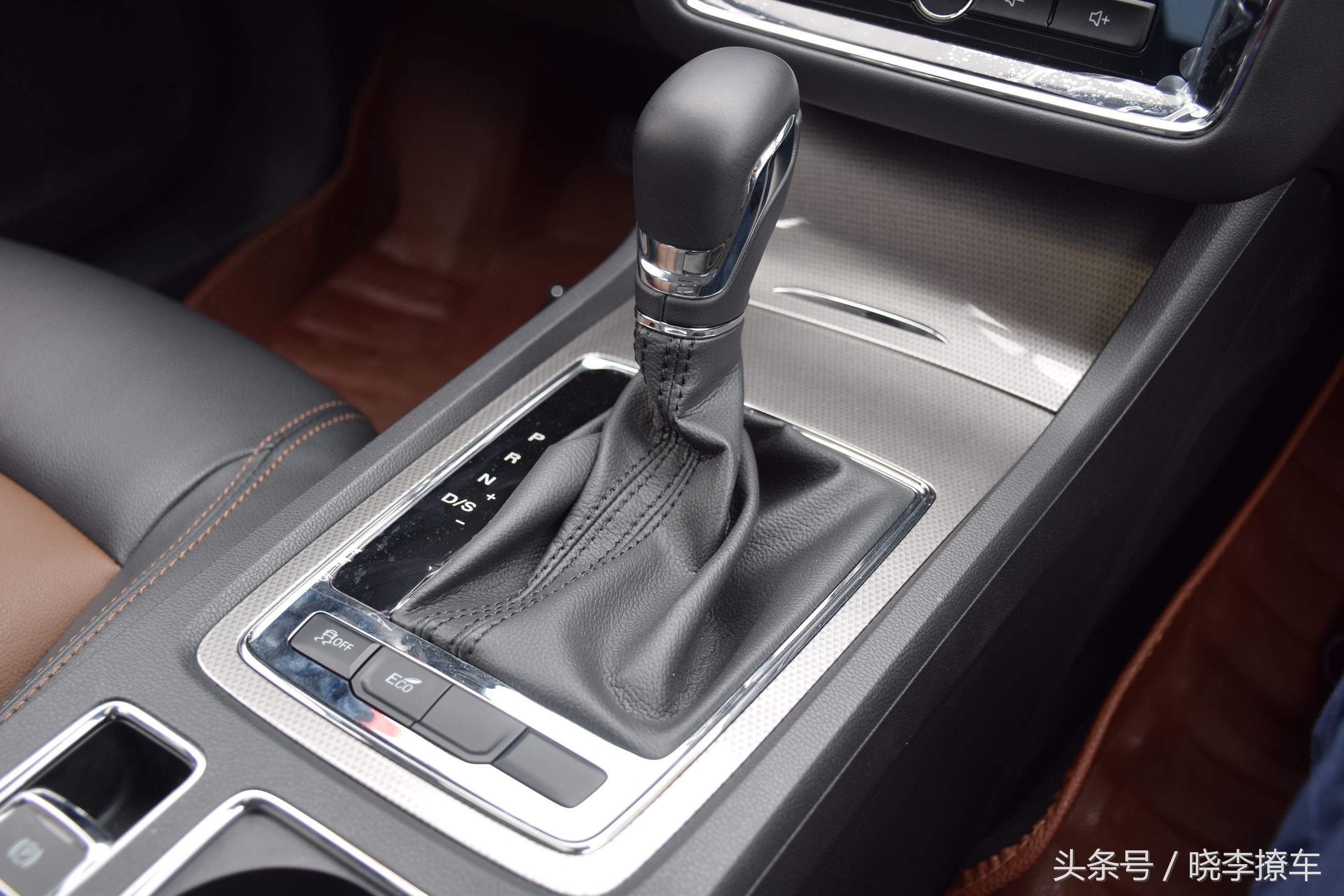 上汽荣威i6提车视频,上汽荣威i6天幕特别版