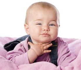 宝宝老打嗝怎么回事有影响吗,宝宝经常打嗝是怎么回事怎么办