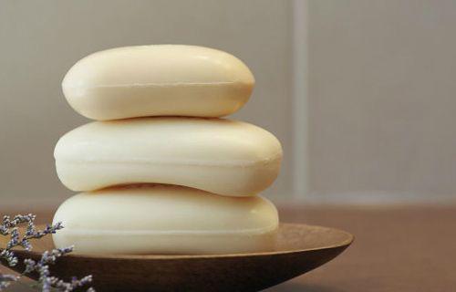 浴室镜灰尘怎么清理,浴室镜有霉点怎么办