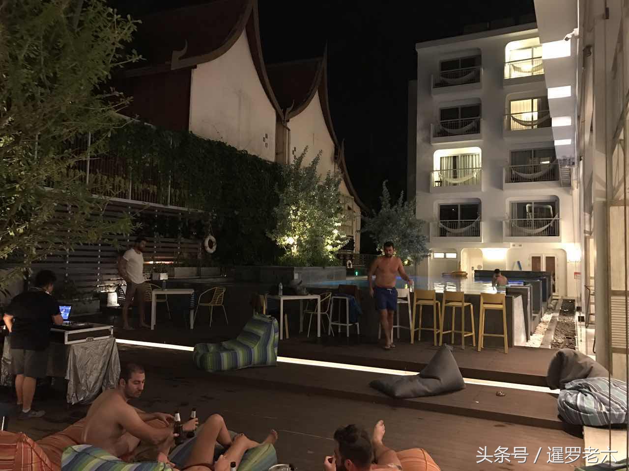 普吉这家酒店真动感！拳击台、足球桌、美式台球都有，还有街机！