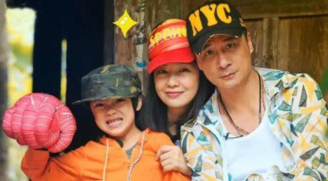 王宝强全家福,王宝强晒全家福