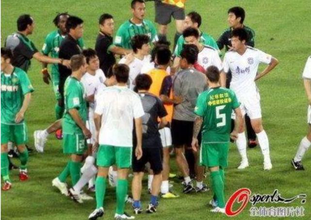 丢人丢到国际上,秦升在恒大踢过球吗