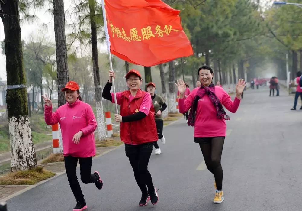 濂虫槦绮夌孩涓濆甫鍏泭鍐欑湡鍥剧墖,绮夌孩涓濆甫鍏泭2019鍥剧墖