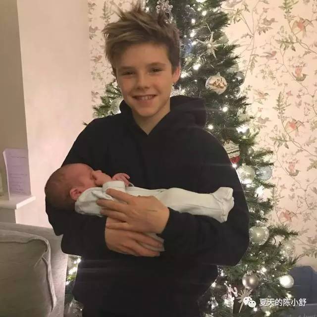 贝克汉姆大背头发型,贝克汉姆3个儿子名字