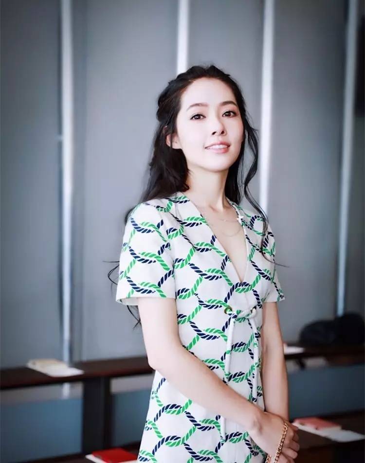 明星的头发怎么能染那么多次,明星染头发为什么发质还那么好