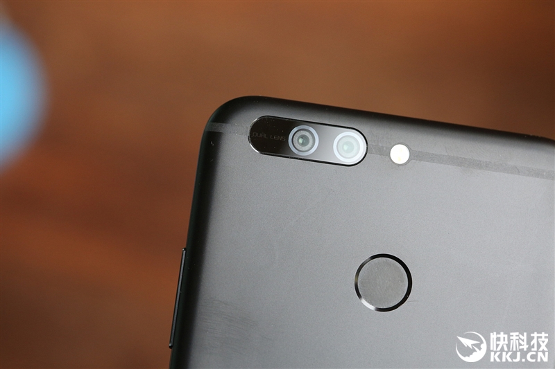 荣耀手机升级8.0测评,荣耀手机关于使用流畅度测试