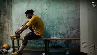 足球基本功端球加胸部停球,足球脚底接反弹球停球技术