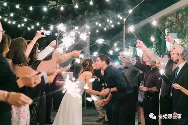 婚礼退场的漂亮“花招”！创意上线！