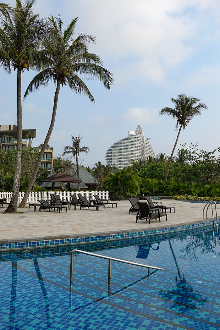 索尼黑卡24-600mm值得入手吗,现在索尼黑卡rx10m4什么价位