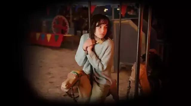 面对这个少女，全镇的人都成了*兽禽**