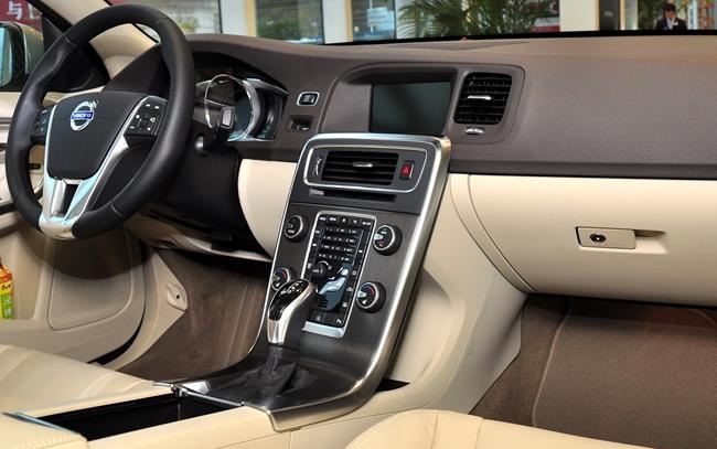 高尔夫和沃尔沃s60谁值得买,高尔夫沃尔沃s60