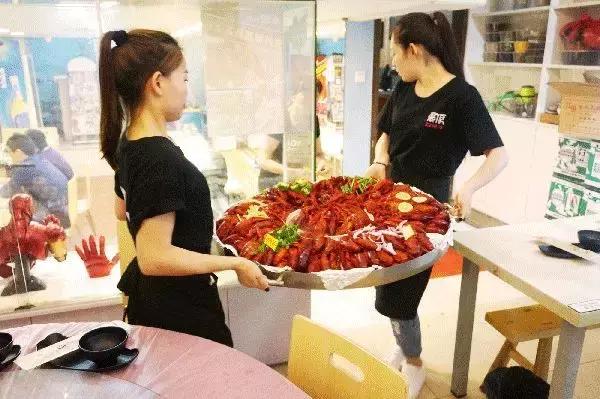 留学做微商又双叒叕被遣返回国，中华小当家的噩梦